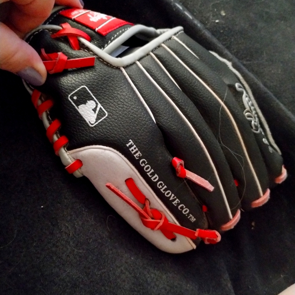 Left hander t ball glove